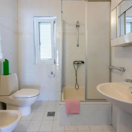 Ketryn Apartment